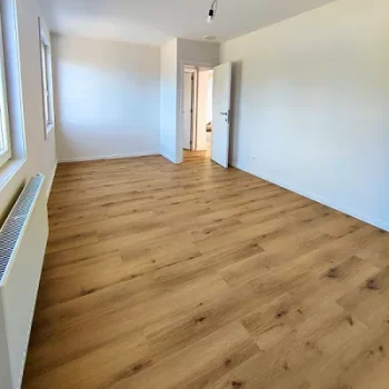 Intérieur d'une maison clé sur porte